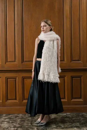 THE TOE PIGALLE SHAGGY MUFFLER