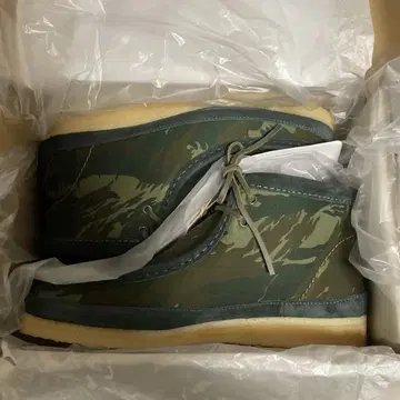 Clarks Wallabee Boot