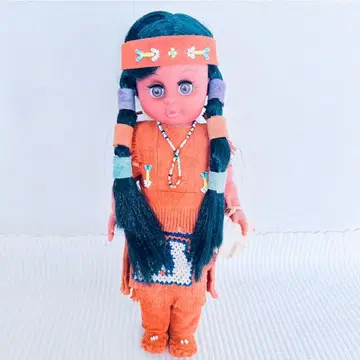 비즈 장식 오렌지 인형