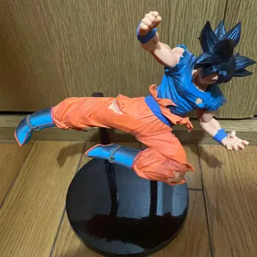 손오공 날아차기 피규어