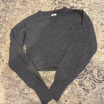 미사용 새상품 SEA 그레이 크롭 스웨터