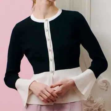 [ 새상품급 ] LOULOU WILLOUGHBY 허리 절개 가디건 BLK