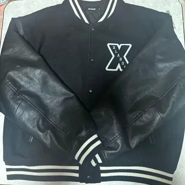 XLARGE 블랙 바시티 자켓