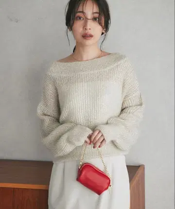 [ 새상품급 ] 키드모헤어 라메 크롭 니트 골드 라 부티크 모자 꽁지