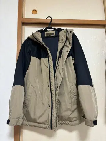 SHAKEHAND 후드 부착 마운틴 후드티 L 사이즈 베이지