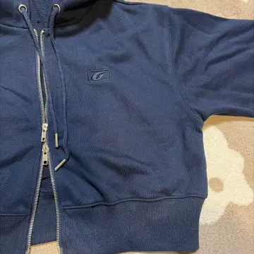 atmos 숏 기장 후드티 네이비