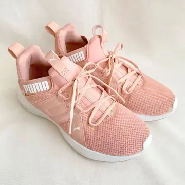 새상품급 PUMA 핑크 스포츠 슈즈 193162 하이컷 24cm