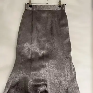 러그나문 새틴 롱 스커트