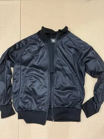 umbro 블랙 집업 자켓