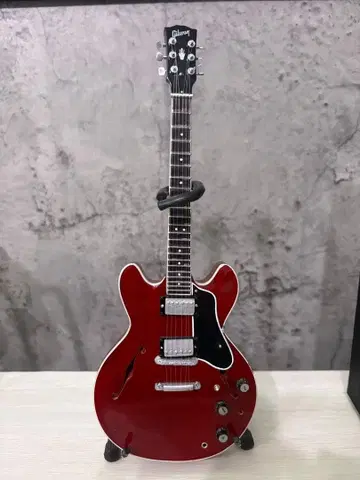 Gibson ES-335 레드 세미 할로우 바디 기타