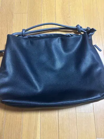 [ A4 대응 ] 수지 부품 원 핸들 백 ear PAPILLONNER