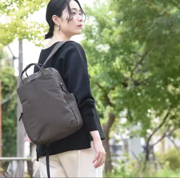 럭색 차콜 그레이 포켓 다수