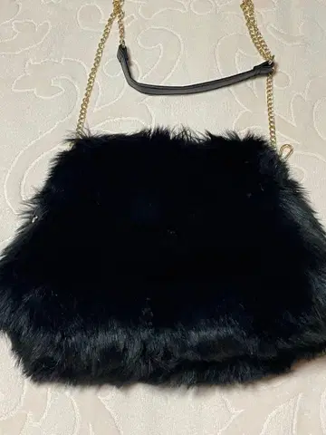 새상품 블랙 퍼 숄더백