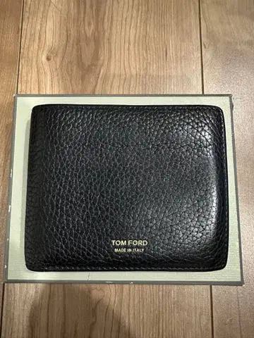 연말 한정판 가격 인하 TOM FORD 블랙 접이식 지갑