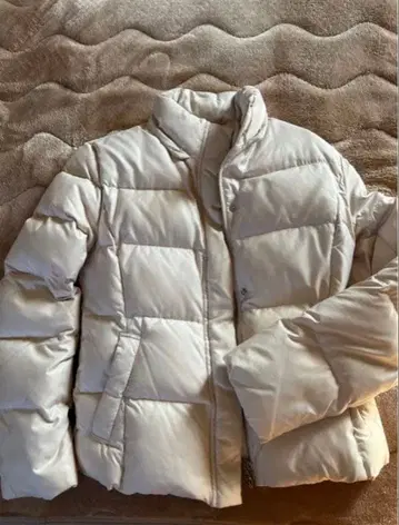 에프데 다운 코트 새상품급