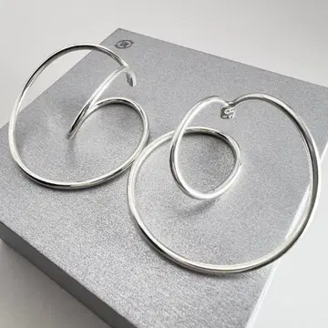 조지 젠슨 귀찌 후프