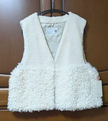 [ 미사용 ] PASSIONE 파시오네 에코 퍼 V넥 노카라 베스트