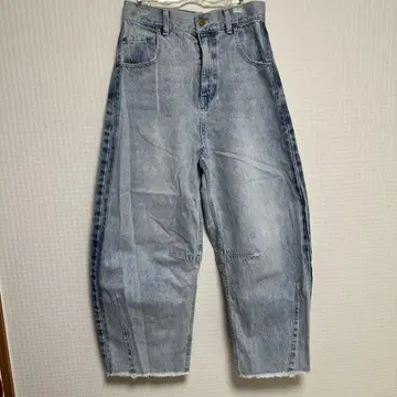 라이트 블루 프린지 밑단 와이드 데님 팬츠