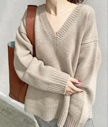 최근 모델 스픽 앤 스팬 로우게이지 니트 V넥 풀오버 울