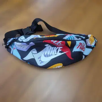 [ 미사용 ] 나이키 NIKE 헤리티지 웨스트 파우치 블랙