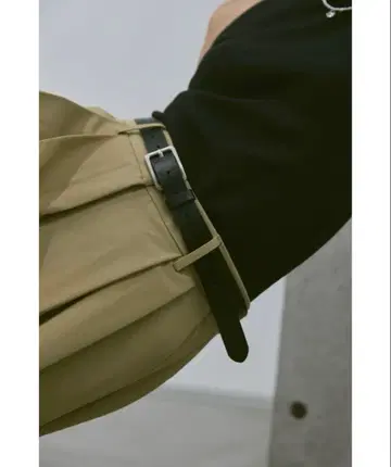 un/neu 카우 가죽 벨트 / 소가죽 / 스퀘어 벨트 BLK