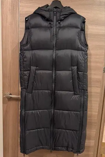 ZARA 롱 다운 베스트 사이드 지퍼 블랙 컬러