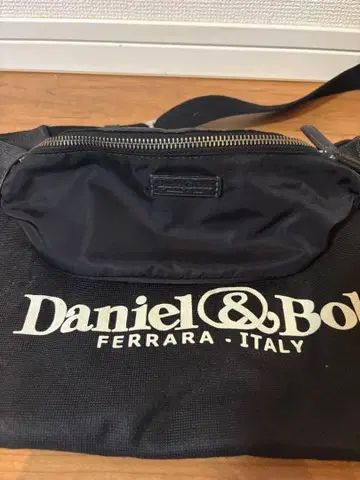 Daniel & Bob 블랙 숄더백