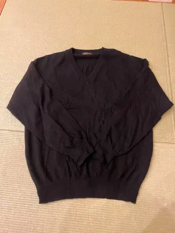 캐시미어 100% 블랙 V넥 스웨터 L