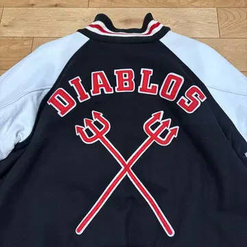 interface 인터페이스 bountyhunter 바시티 자켓