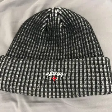 카츠키 씨 착용 NOAH tri color beanie 그레이