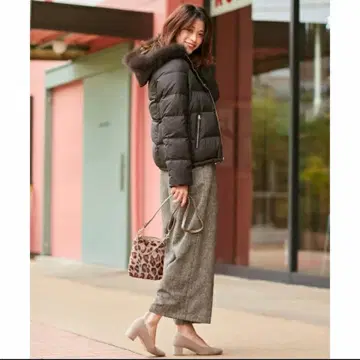 리버서블 후드 부착 블랙 다운 자켓