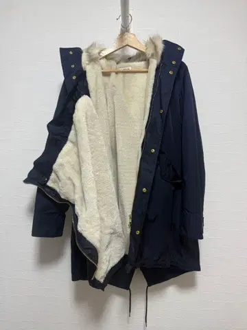 네이비 마마 코트 퍼 탈부착 가능