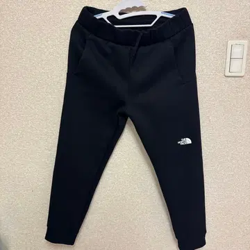 The North Face 테크 에어 맨투맨 조거 팬츠