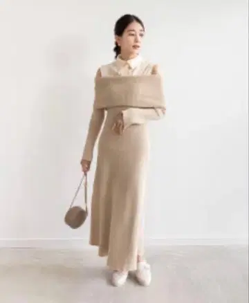 [연말연시 가격 인하] RANDA 셔츠 도킹 오프숄더 니트 원피스