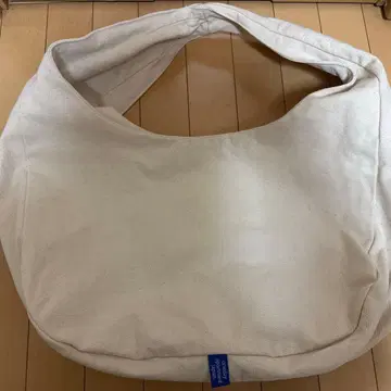 yurika akutsu 아이보리 캔버스 숄더백