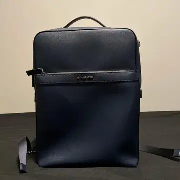 MICHAEL KORS 네이비 백팩