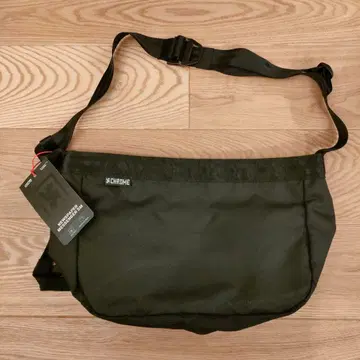 [ 미사용 새상품 ] CHROME 뉴스 페이퍼 메신저 백