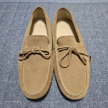 ZARA 베이지 스웨이드 모카신 로퍼