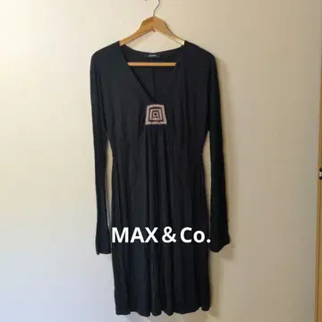 MAX&Co. 블랙 V넥 긴팔 원피스