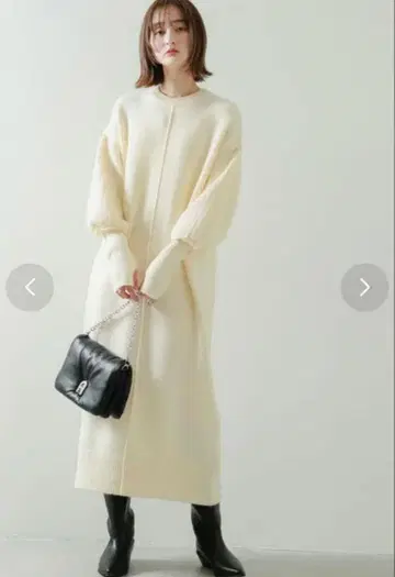 새상품급 센터 시임 홀 니트 원피스