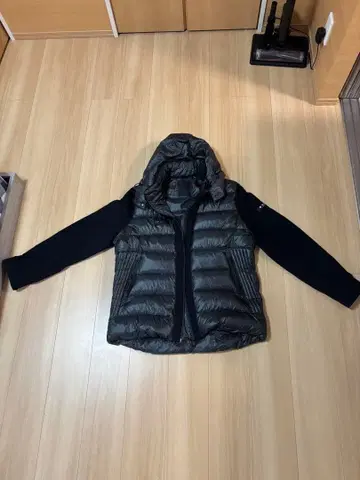 TATRAS 후드 부착 블랙 다운 자켓