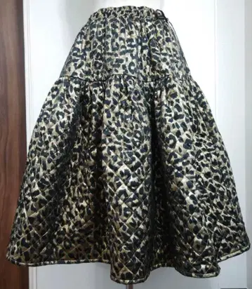 manana SPECIAL EDITION 볼륨 퀼팅 스커트