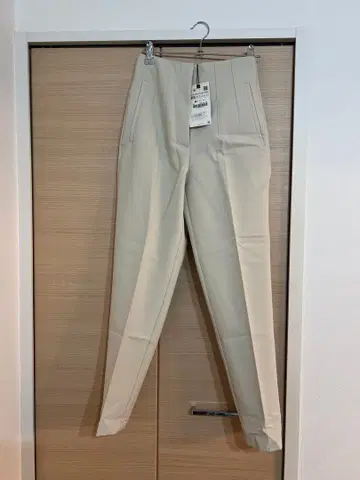 미사용 새상품 ZARA 베이지 하이웨스트 슬랙스