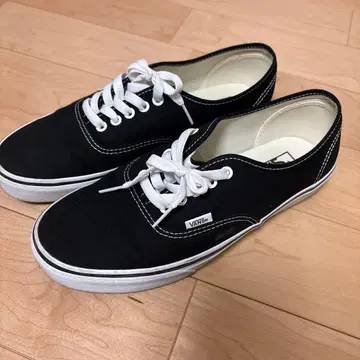 VANS 블랙 스니커즈 오센틱