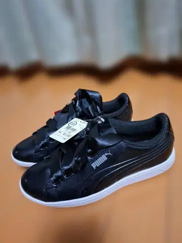 PUMA 블랙 스니커즈 24.0cm 리본 포함
