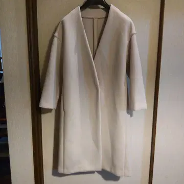 베이지 노카라 롱 코트