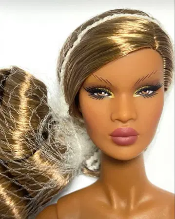 인테그리티 토이즈 NU Face Optic Gold 인형 본체 상자