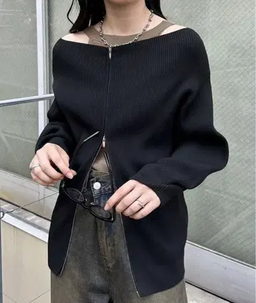 리브 오프숄더 블랙 가디건