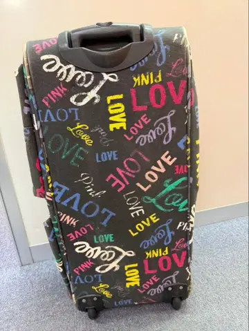 컬러풀한 LOVE PINK 보스턴 백