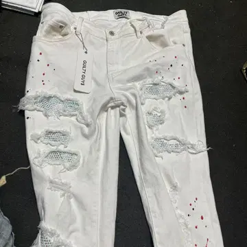 GUILTY GUY$ 화이트 데미지 데님